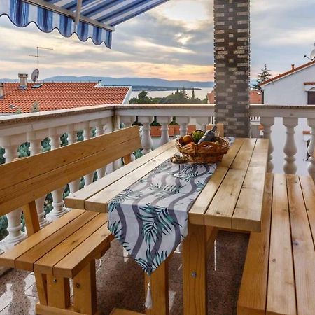 Apartman Mauro Malinska Extérieur photo