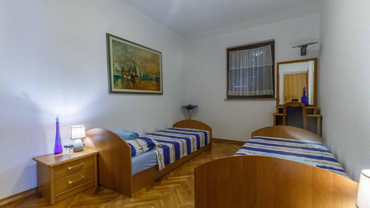 Apartman Mauro Malinska Extérieur photo