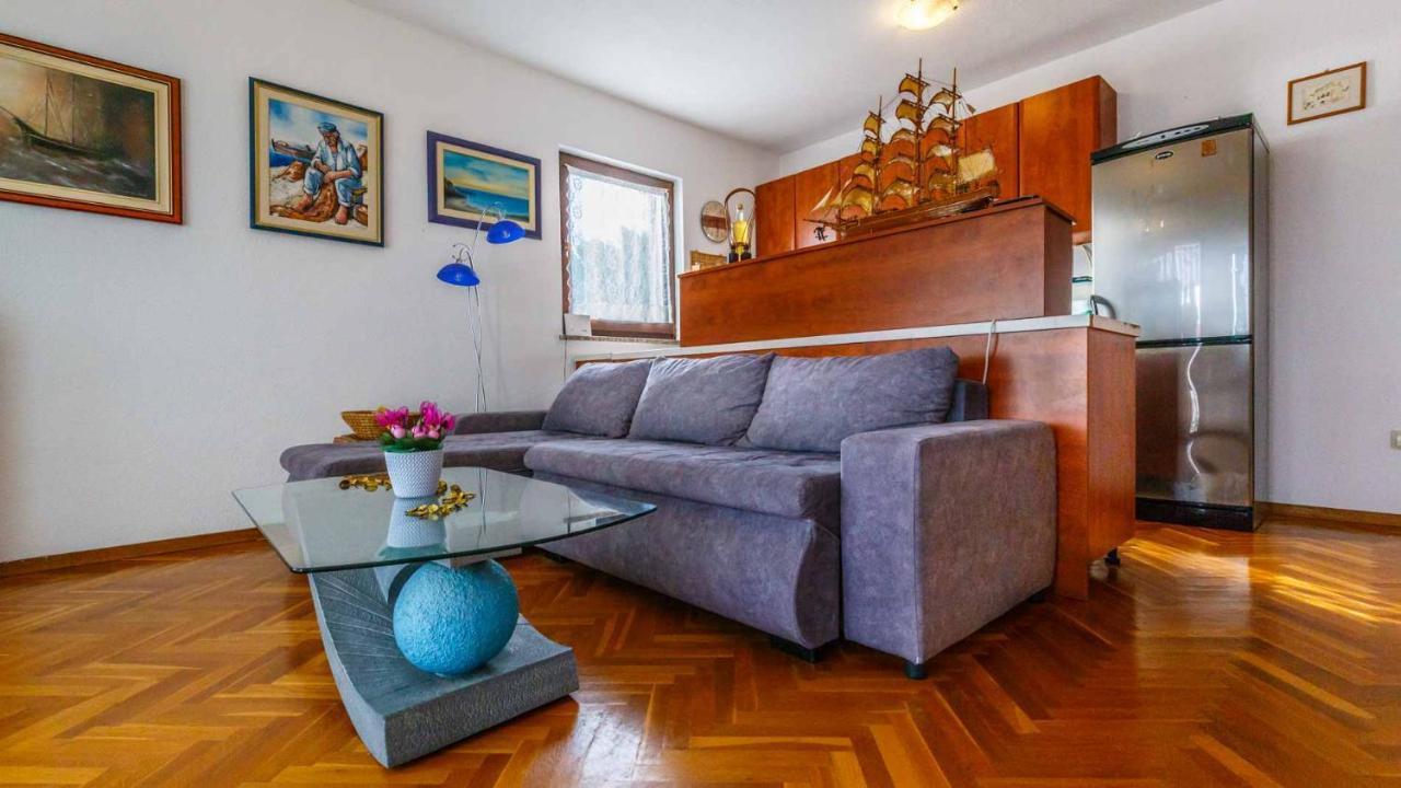 Apartman Mauro Malinska Extérieur photo