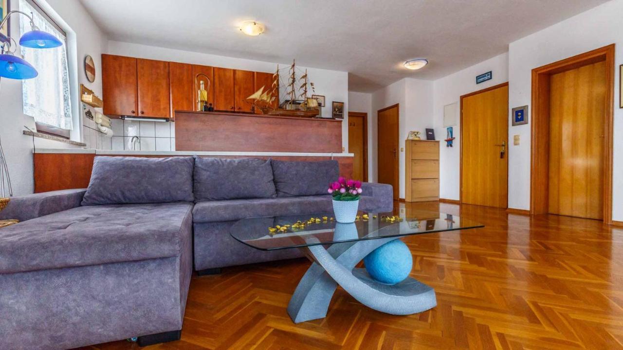 Apartman Mauro Malinska Extérieur photo
